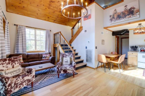 Modern-Rustic Love Cabin in Cosby Deck and Grill